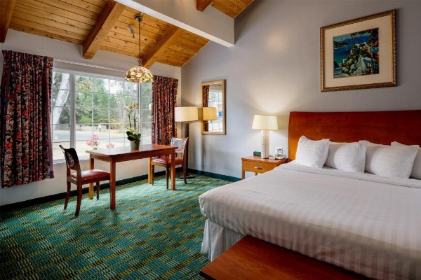 Butterfly Grove Inn image 20