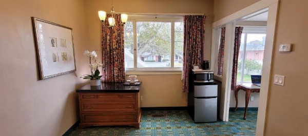 Butterfly Grove Inn image 25