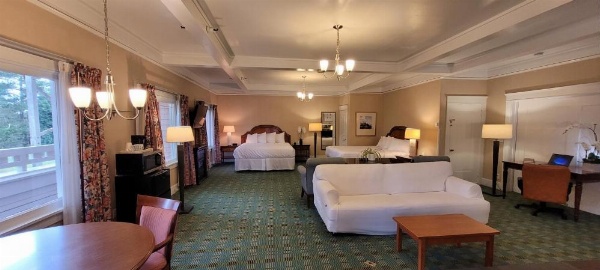 Butterfly Grove Inn image 38